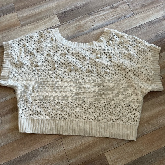 BCBG crop sweater - Picture 2 of 6